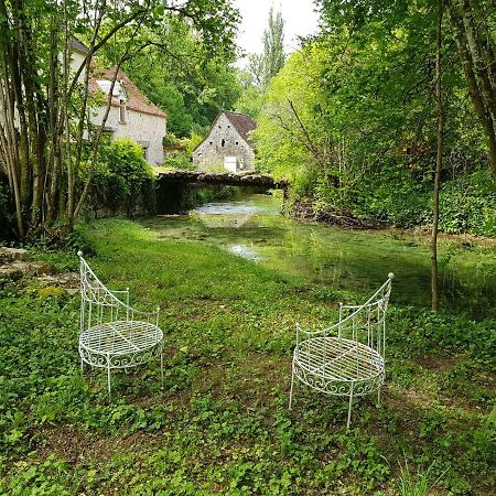 Le Moulin De Jules Et Akasha Bed and Breakfast Murat Eksteriør billede