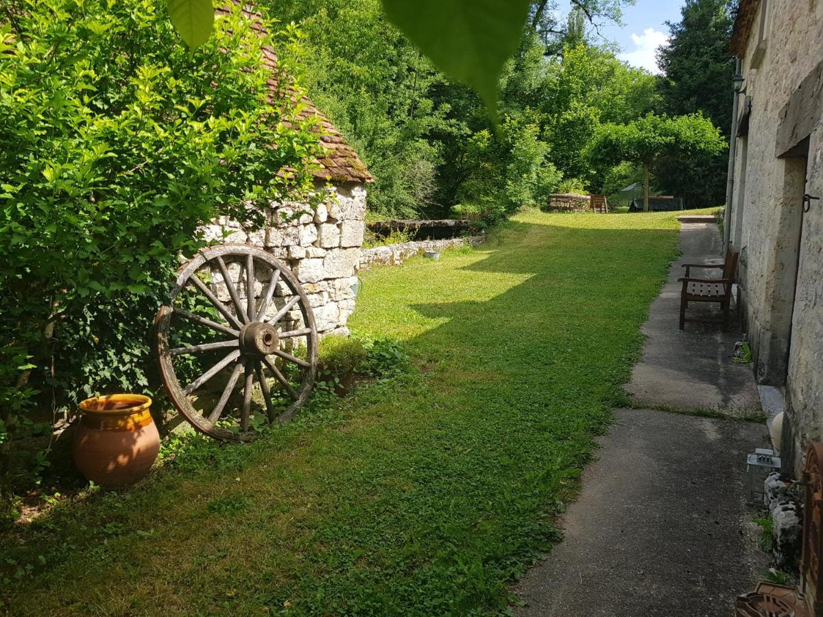 Le Moulin De Jules Et Akasha Bed and Breakfast Murat Eksteriør billede